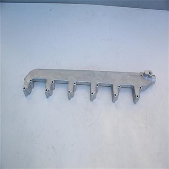 WD615 618 engine cylinder head outlet pipe